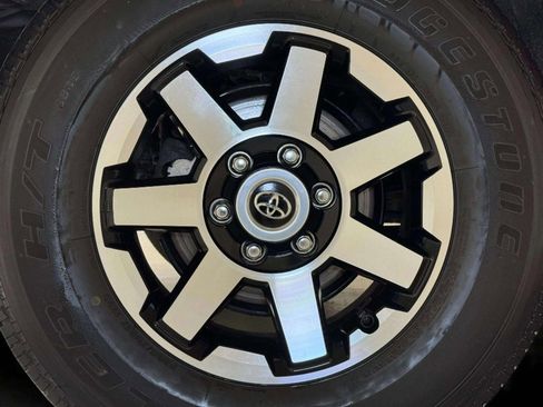 Used 2024 Toyota 4Runner TRD Off-Road image 29