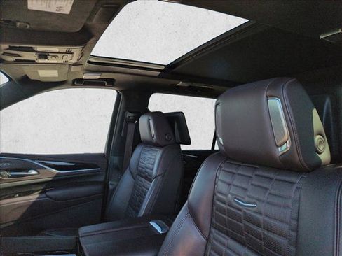Used 2023 Cadillac Escalade ESV Sport Platinum w/ LPO, ONYX Package AWD/4WD image 16