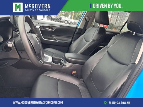 Used 2021 Toyota RAV4 XLE w/ Carpet Mat Package (TMS) AWD/4WD image 16