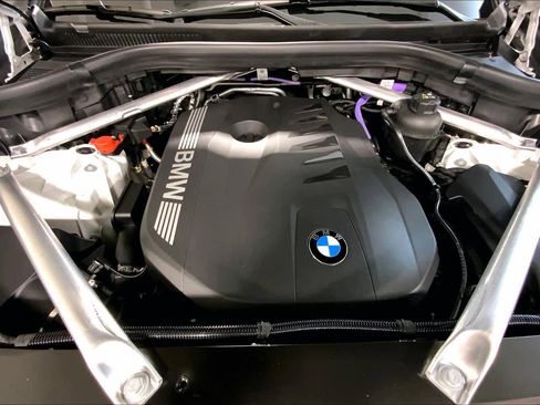 New 2026 BMW X5 xDrive40i w/ Executive Package image 16