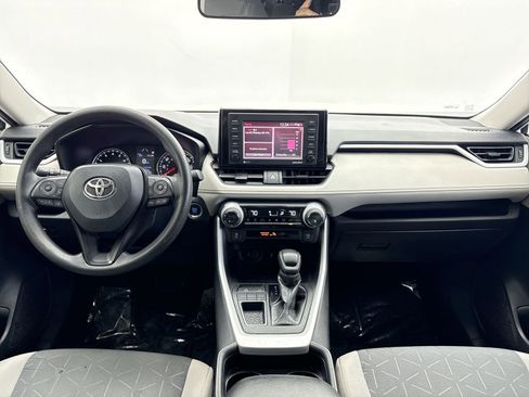 Used 2021 Toyota RAV4 XLE image 14