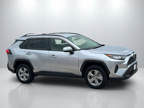 Certified 2022 Toyota RAV4 LE AWD/4WD image 4