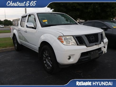 Used 2012 Nissan Frontier SV w/ Sport Appearance Pkg AWD/4WD image 2
