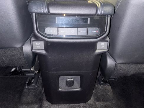 Used 2025 Toyota Grand Highlander AWD image 29