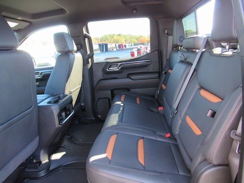 Used 2024 GMC Sierra 1500 AT4 w/ Technology Package image 25