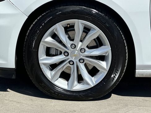 Used 2024 Chevrolet Malibu LT FWD image 35