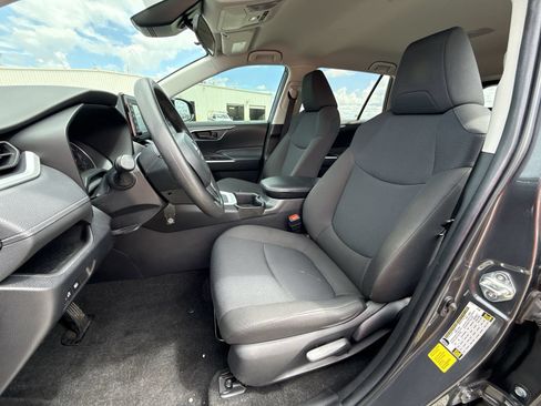 Certified 2022 Toyota RAV4 LE FWD image 13