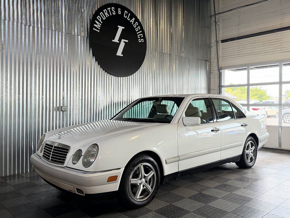 Used 1996 Mercedes-Benz E 300 Sedan image 1
