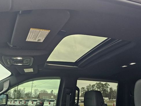 Used 2024 GMC Sierra 2500 AT4 w/ AT4 Premium Plus Package image 12