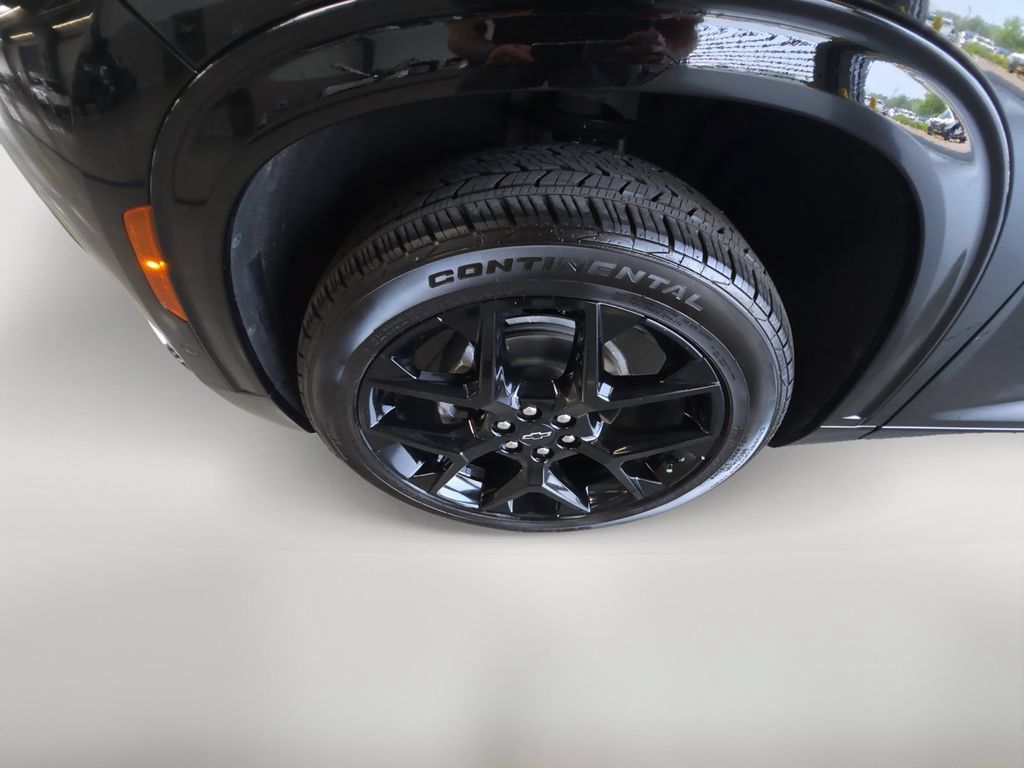 Certified 2025 Chevrolet Traverse RS w/ LPO, Floor Liner Package AWD/4WD image 9