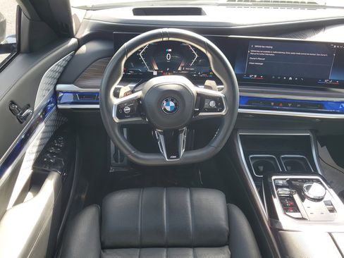 Used 2023 BMW 760i xDrive image 19