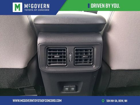 Used 2021 Toyota RAV4 XLE w/ Convenience Package image 21