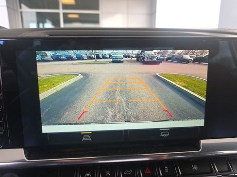 Used 2024 Chevrolet Silverado 1500 LT image 32