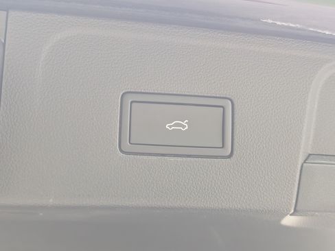 Used 2026 Volkswagen Atlas SE w/ Panoramic Sunroof Package FWD image 21