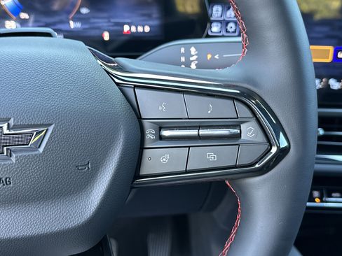 New 2025 Chevrolet Equinox EV RS image 23