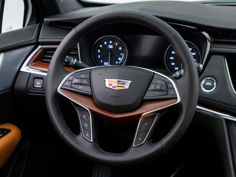 New 2026 Cadillac XT5 Premium Luxury w/ Driver Assist Package AWD/4WD image 11