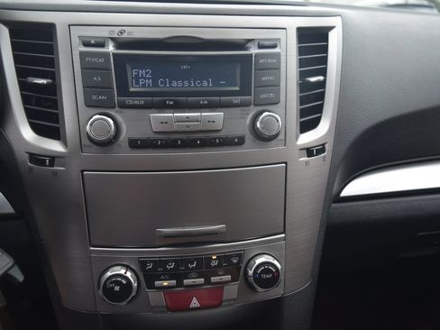Used 2013 Subaru Outback 2.5i Premium AWD/4WD image 11