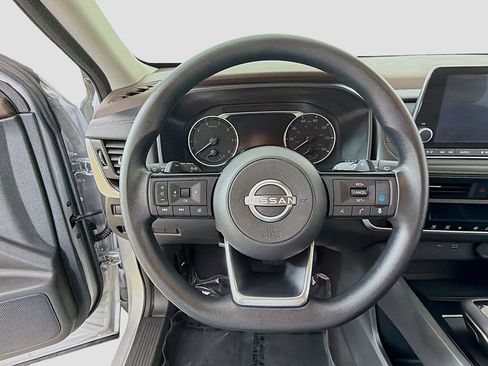 Used 2023 Nissan Rogue SV AWD/4WD image 29
