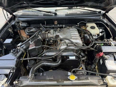 Used 2001 Toyota 4Runner Limited AWD/4WD image 8