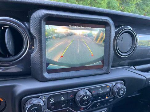Used 2021 Jeep Wrangler Unlimited Sport AWD/4WD image 17