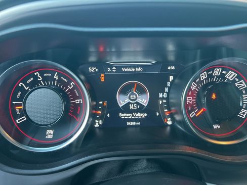 Used 2022 Dodge Challenger SXT w/ Plus Package image 15