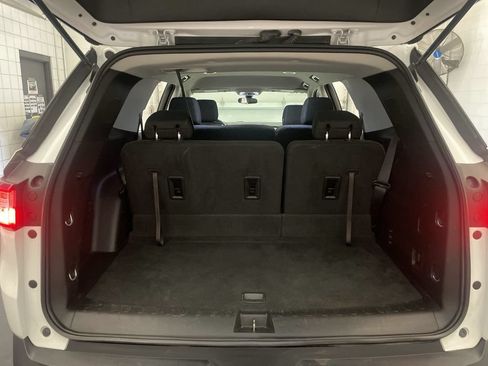 Used 2019 Chevrolet Traverse LS AWD/4WD image 17