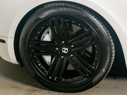 Used 2013 Bentley Mulsanne w/ Premiere Specification Pkg image 20