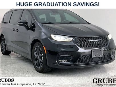 Used 2021 Chrysler Pacifica Touring w/ S Appearance Package