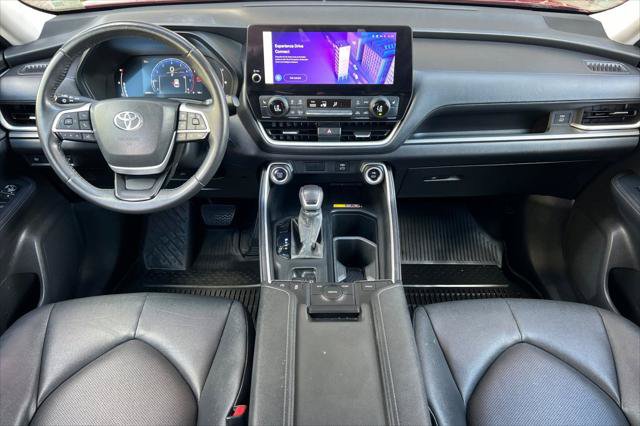 Certified 2024 Toyota Grand Highlander FWD image 3