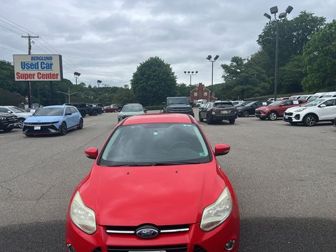 Used 2012 Ford Focus SEL FWD image 2