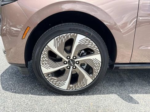 New 2026 Lincoln Navigator L Black Label AWD/4WD image 10