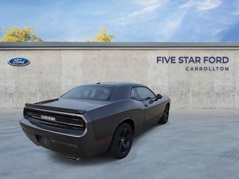 Used 2013 Dodge Challenger R/T Plus image 9