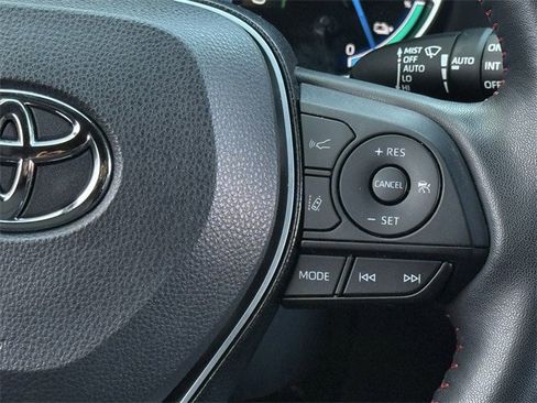 Used 2024 Toyota RAV4 SE w/ Weather & Moonroof Package image 17