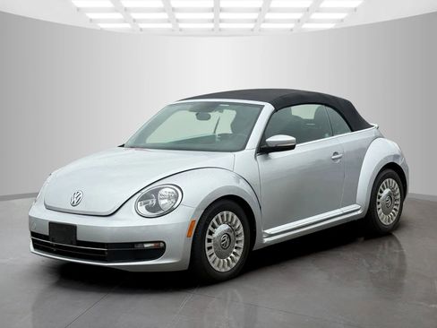 Used 2015 Volkswagen Beetle 1.8T image 8