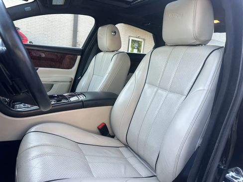 Used 2013 Jaguar XJ RWD image 15