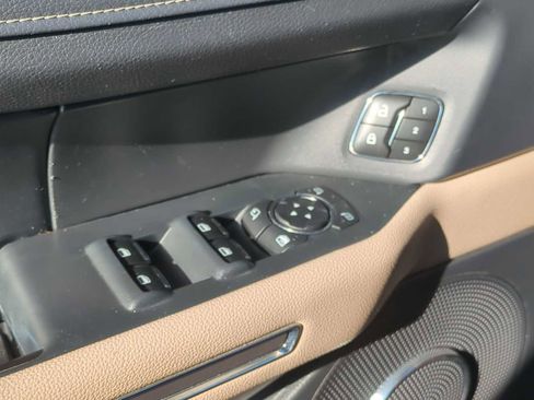 Used 2023 Ford Expedition Limited image 24