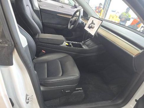 Used 2023 Tesla Model Y Performance AWD/4WD image 22