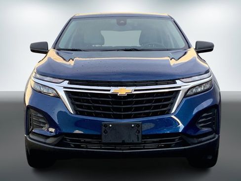 Used 2022 Chevrolet Equinox LS image 2