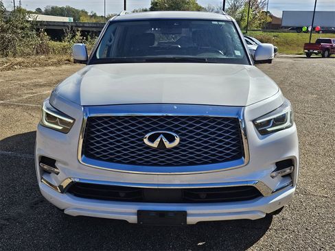 Used 2024 INFINITI QX80 Luxe image 2