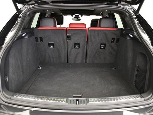 Used 2025 Porsche Macan image 57