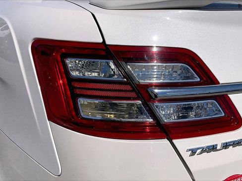 Used 2018 Ford Taurus SHO w/ Driver Assist Package image 20
