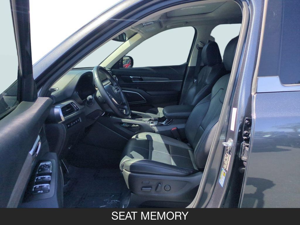 Used 2021 Kia Telluride SX w/ Nightfall Edition Package AWD/4WD image 14