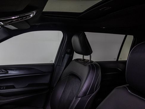 New 2025 Jeep Grand Cherokee L Altitude image 25