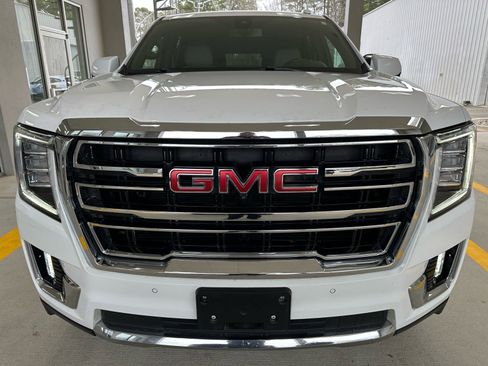 Used 2022 GMC Yukon SLT w/ SLT Premium Package image 10