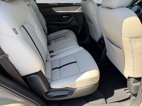 Certified 2025 MAZDA CX-70 3.3 Turbo w/ Preferred Package image 12