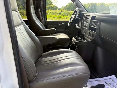 Used 2023 Chevrolet Express 3500 LS RWD image 33