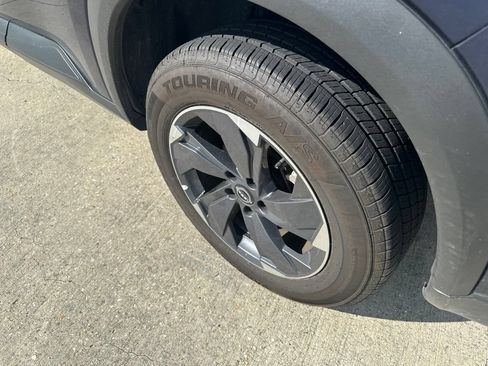 Used 2025 Nissan Rogue SV FWD image 43