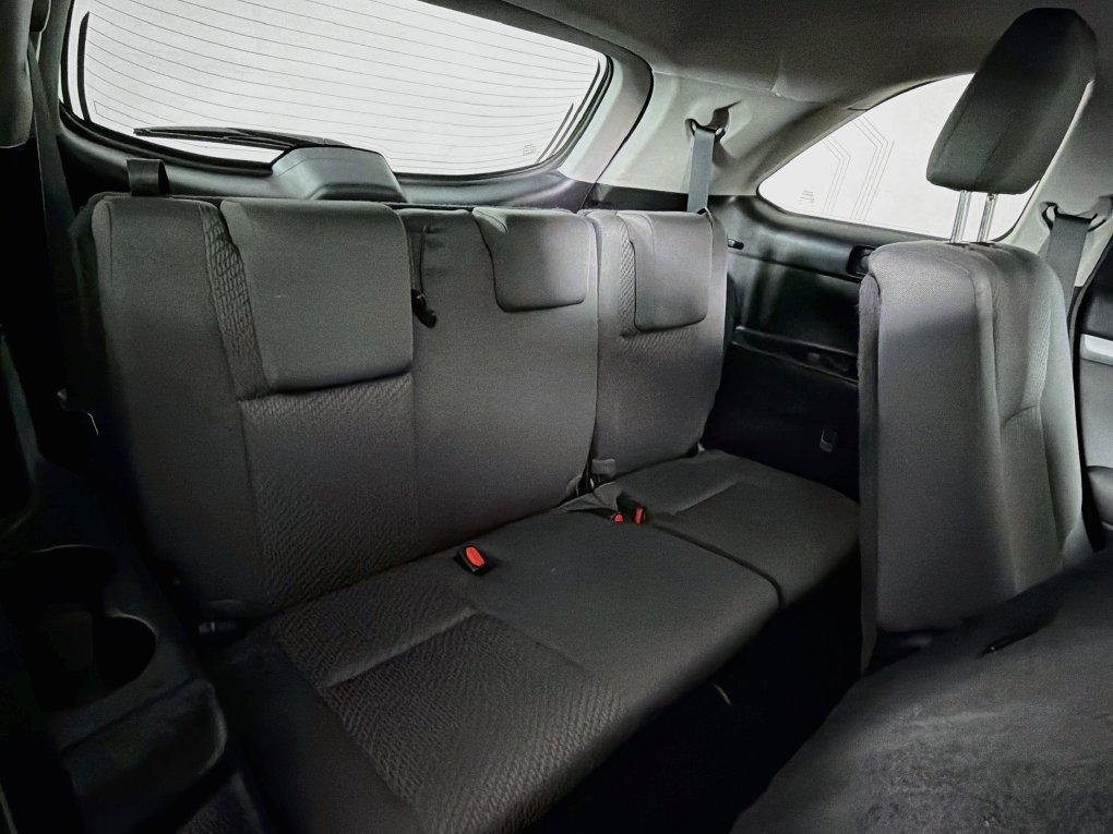 Used 2018 Toyota Highlander LE FWD image 26