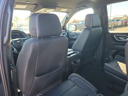 Used 2023 Chevrolet Tahoe Premier AWD/4WD image 14