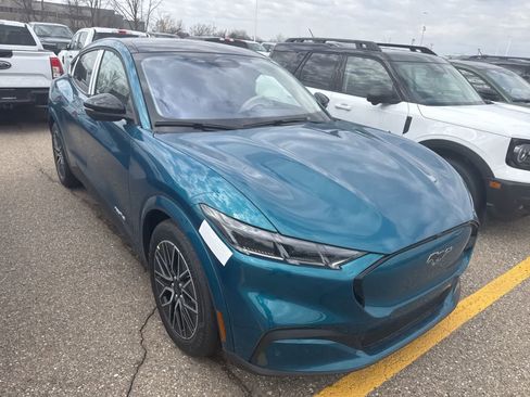 New 2026 Ford Mustang Mach-E Premium image 19